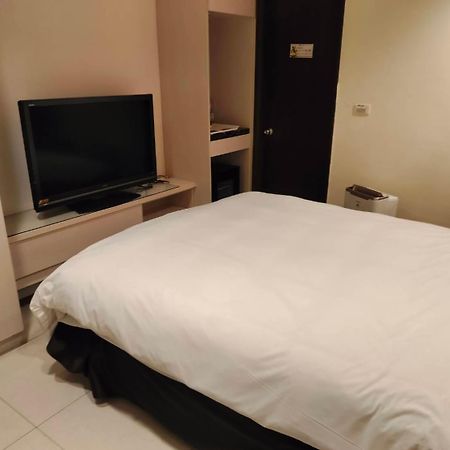 F Hotel - Саньї Екстер'єр фото