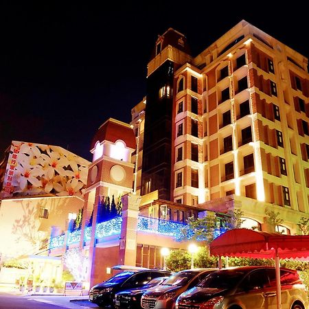 F Hotel - Саньї Екстер'єр фото