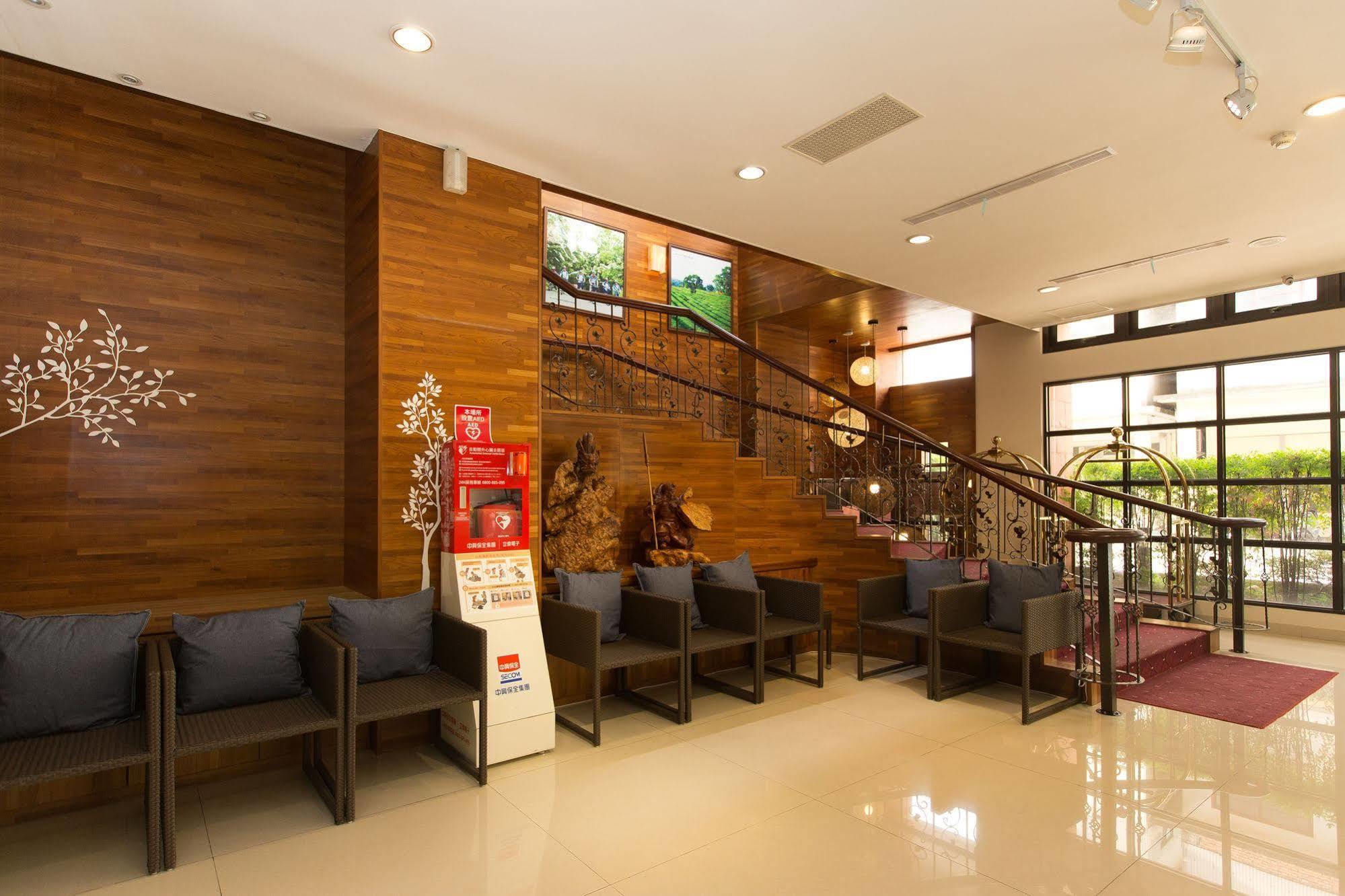 F Hotel - Саньї Екстер'єр фото